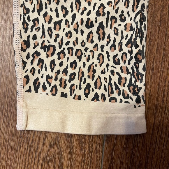 YELETE Active Seamless Cheetah Print Leggings - Picture 4 of 5